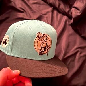 🔥RARE BOSTON CELTICS "MINT" NEW ERA FITTED HAT